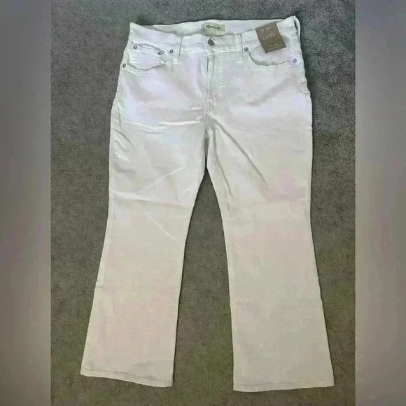 Madewell Petite Mid-Rise Kick Out Crop Jeans Pure White Size 31 Petite - Picture 3 of 9